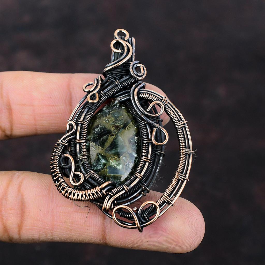 Медный серафинитовый кулон Медная проволока Кулон Дизайнерский кулон Кулон ручной работы Ювелирные изделия из проволочной обмотки для подарка Драгоценный камень Медные украшения