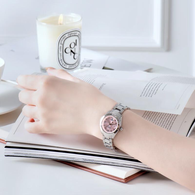 Женские кварцевые часы Vivienne Westwood с розовым циферблатом