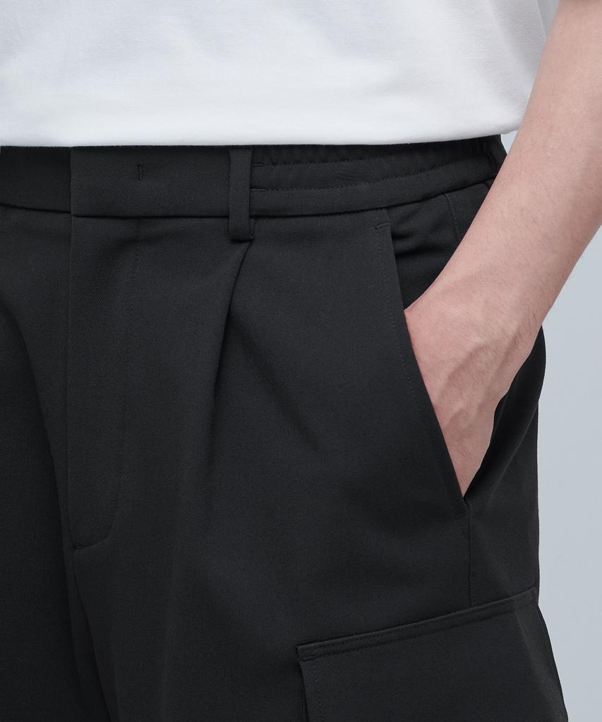 MUSINSA STANDARD Wide Banding Cargo Half Slacks [Dark Gray]
