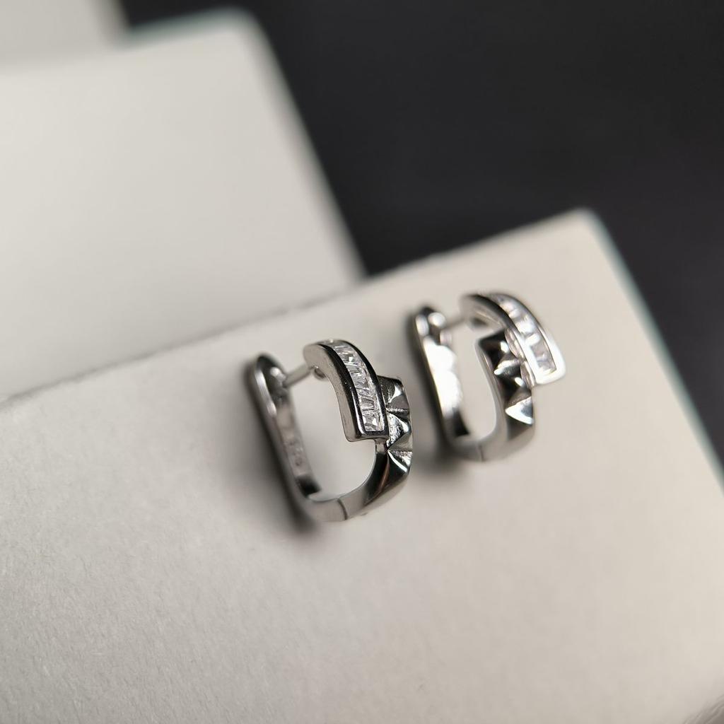 Серебряные серьги с фианитами (2184249)