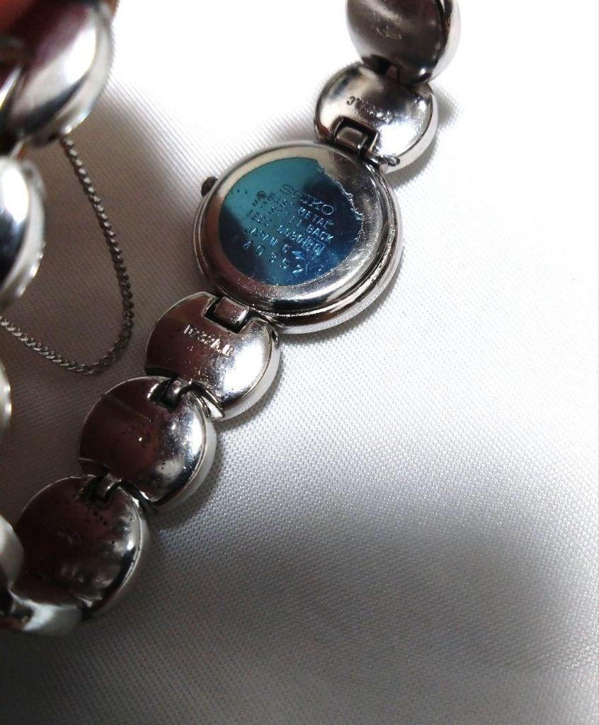 [Б/У] Чрезвычайно редкие овальные часы SEIKO со специальным ремешком. Аккумулятор в комплекте.