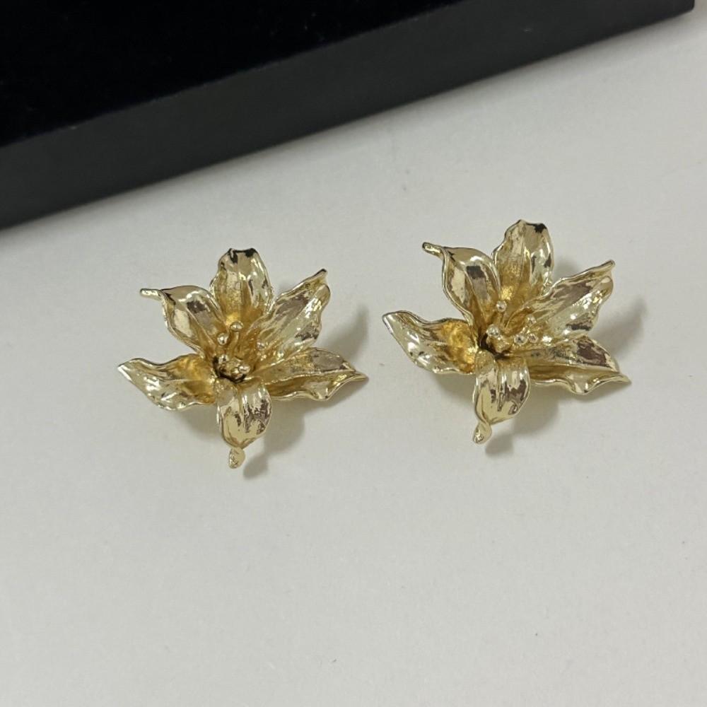 Pleated Flower Stud Earrings Drip Oil Ear Accessories Retro Flower Earrings Wedding