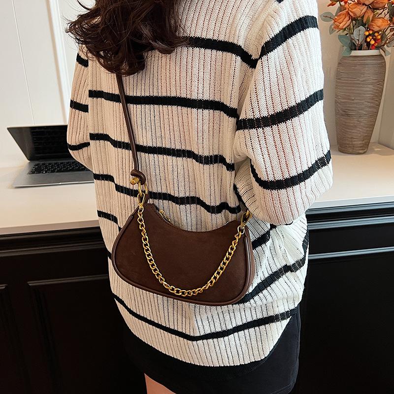 Textured Matte Small Bag Women's 2025 Winter New Niche Popular Messenger Bag Fashionable Versatile Shoulder Armpit Bag