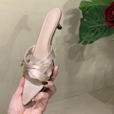 Мне это очень нравится~ остроносые серебристые босоножки на высоком каблуке, тонкие каблуки, люблю тонкие ремешки со стразами, летние новые шлепанцы 2025 года для женской уличной носки