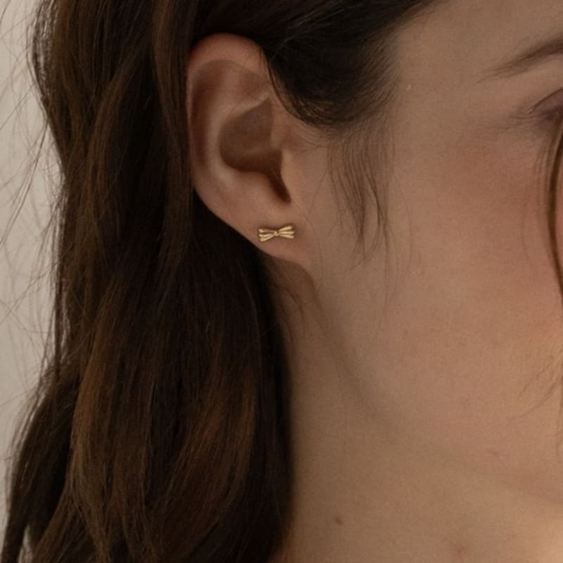 BEFORE MOONRISE [14K] Sunshine Ribbon Earrings GE234