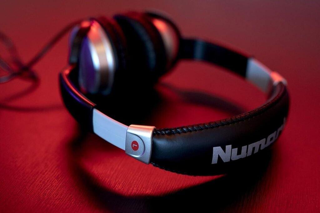 Наушники Numark HF125