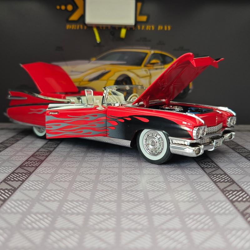 1:24 симуляции Cadillac, модель автомобиля из сплава, кабриолет-суперкар, двери, капот и багажник могут открываться