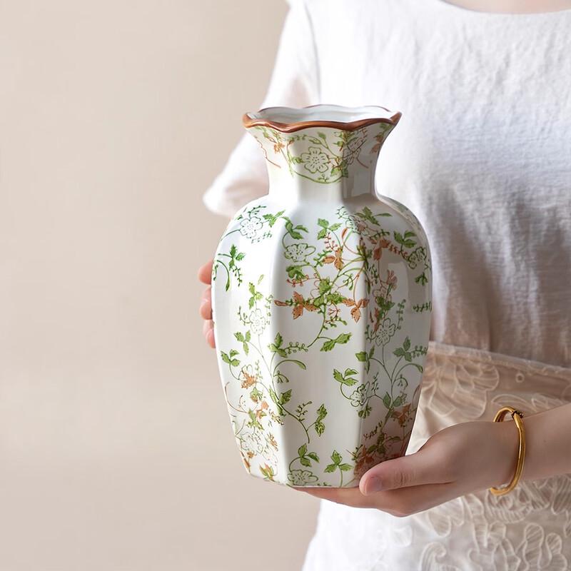 Коллекция элегантных декоративных цветочных ваз