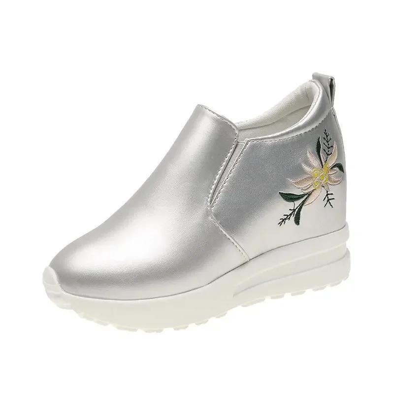 New High Heels Embroidered Shoes Casual Black Women's Sneakers Leisure Platform Shoes Slip-On Breathable Height Increasing Shoes