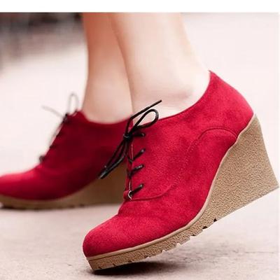 Осенние туфли на танкетке Модные женские туфли на высоком каблуке из флока с платформой и танкеткой Ботильоны на шнуровке Туфли на высоком каблуке для женщин