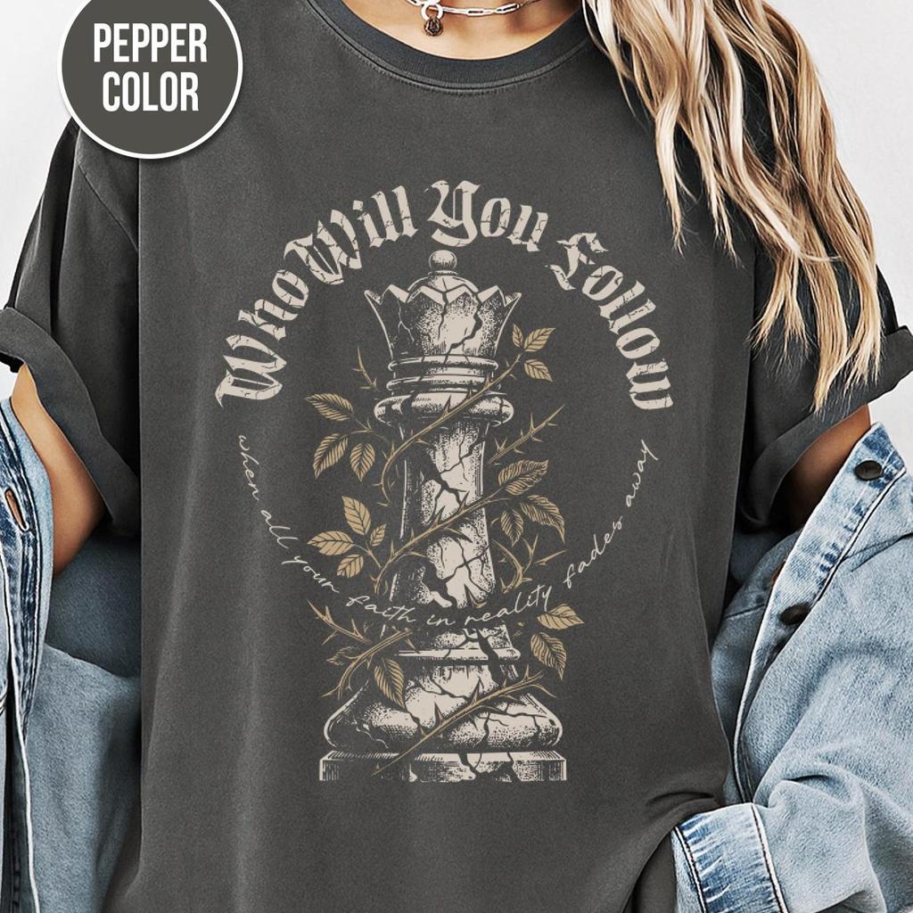 Queen Chess, 2000s Rock Shirts, Dark Botanical, Unisex Comfort Colors Tee, Rock Clothing, Gift, Gothic Clothing, Dark aesthetic