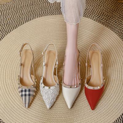 Босоножки Baotou женские летние с острым носком на высоком каблуке-шпильке 2025 новые с заклепками французский темперамент маленький каблук открытые туфли