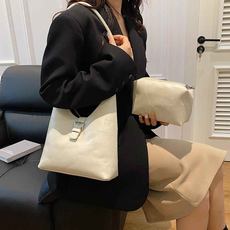 Stylish Fashionable Lightweight Luxury Shoulder Bag For Casual Commuting And Trendy Outings In Black White Khaki Almond And Brown