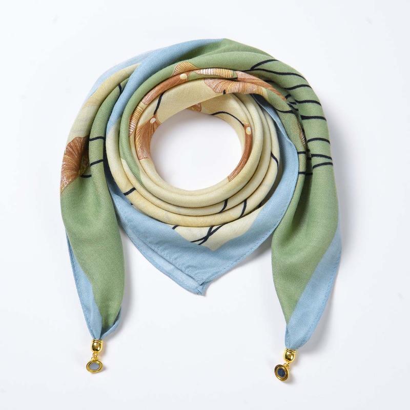 Hot-selling Magnetic Buckle Velvet Warm Square Scarf Women's Spring and Autumn Versatile Silk Scarf Scarf Temperament Small Scarf