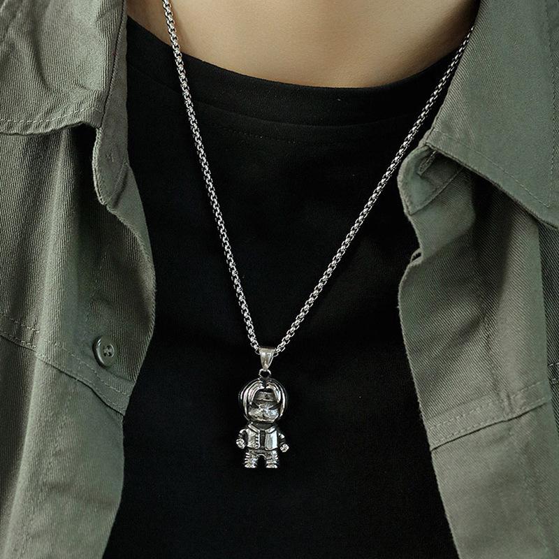 Модное мультяшное ожерелье из титановой стали с персонажем человека-робота для мужчин, японские и корейские украшения