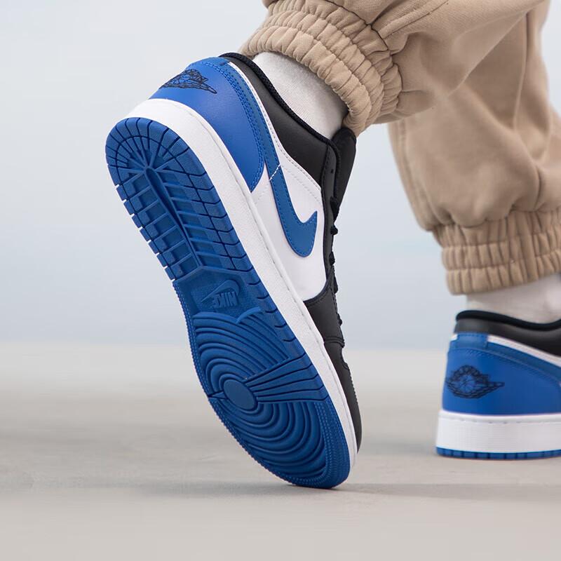 Jordan 1 Низкий SE Альтернативный Королевский Носок GS 553560-140
