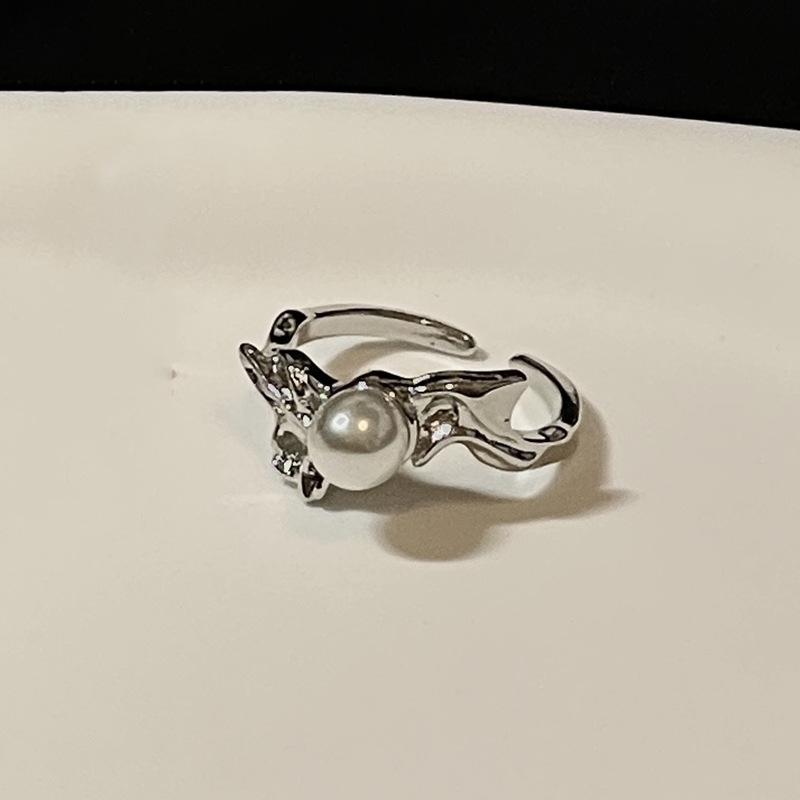 Нишевый дизайн Холодный ветер Цепь Жемчуг Неправильной формы Французское открытое кольцо Женская индивидуальность Кольцо в стиле темного ветра