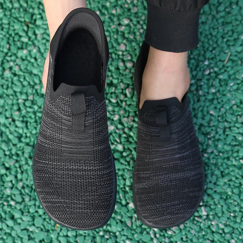 Lightweight Men Casual Shoes Classic Breathable Slip On Male Durable Sneakers Anti-Slip Men'S Flats Outdoor Walking Shoes