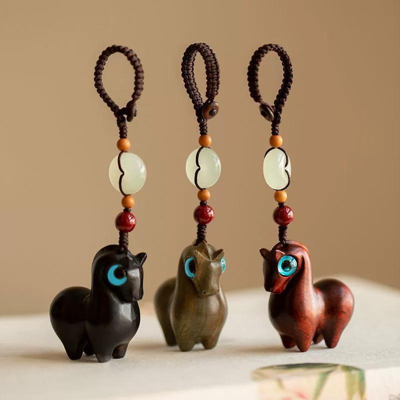 1 шт. Подвеска в виде лошади Изысканная подвеска для мобильного телефона Милый автомобильный брелок Новогодний подарок Нефритовая пряжка Деревянная подвеска