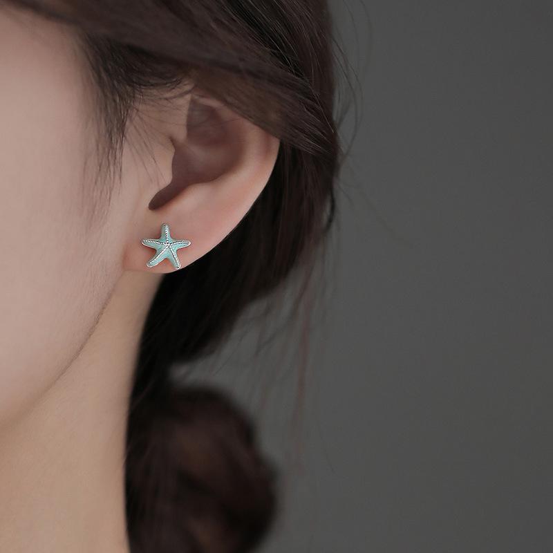 Серьги-гвоздики из ракушки морской звезды из стерлингового серебра 925 пробы для женщин, асимметричные, нежные, темпераментные, женские подарочные украшения для ушей