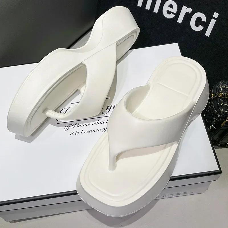Fashion Thick Soled Sandals Women Girl Wearing Summer Luxury Sandals EVA Flip Flops Slides Women External Wear Beach Slippers