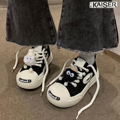 Нишевая оригинальная симпатичная большая голова уродливая симпатичная обувь для доски женские новинка 2025 года весна и лето универсальные открытые повседневные маленькие белые туфли