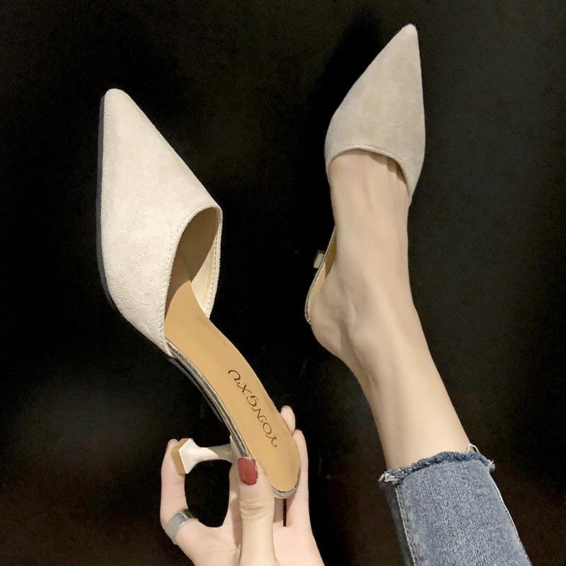 Женские туфли-шлепанцы на каблуке с острым носком