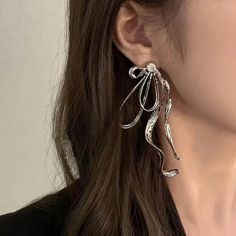 Korean Fashion Copper Color Bowknot Hoop Earrings for Women Egirl Simple Metal Long Bow Pendant Earrings Aesthetic Y2K Zircon