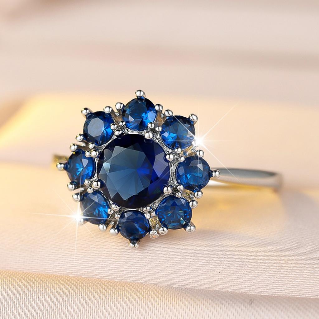 Simple and stylish white K Round sapphire blue diamond flower design ring Vintage versatile elegant index finger ring