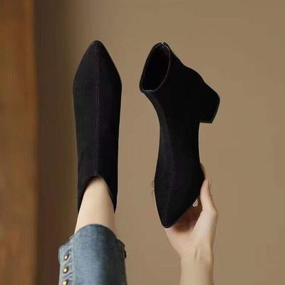 Женские полусапожки на толстом каблуке 2025 осень новые остроносые ботильоны на высоком каблуке черные бархатные матовая кожа на среднем каблуке ботильоны