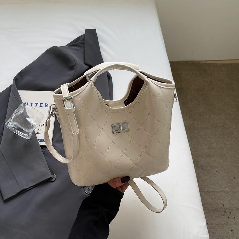 Ретро сумка женская большой вместимости 2025 новая весна и лето повседневная на плечо бриллиантовая сумка-тоут для поездок