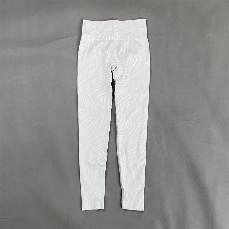 «Новый бесшовный европейский и американский фитнес-комплект: Топ с коротким рукавом, штаны для йоги, спортивный бюстгальтер для женщин.