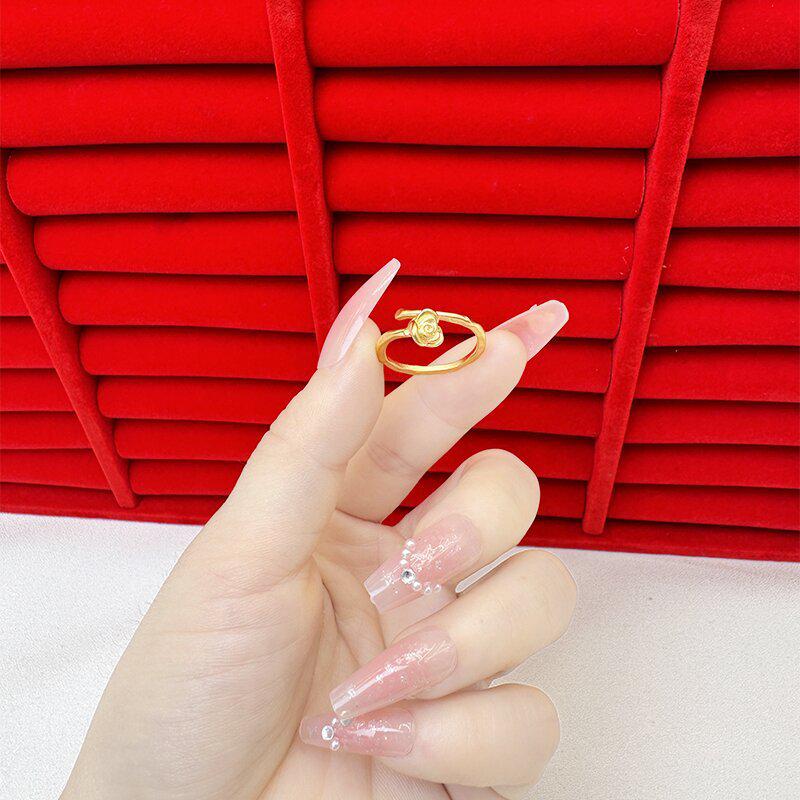 Изысканное открытое кольцо цвета песка и золота для женщин: Высококачественный нишевый дизайн, легкий роскошный стиль, стойкий цвет, имитация золота.