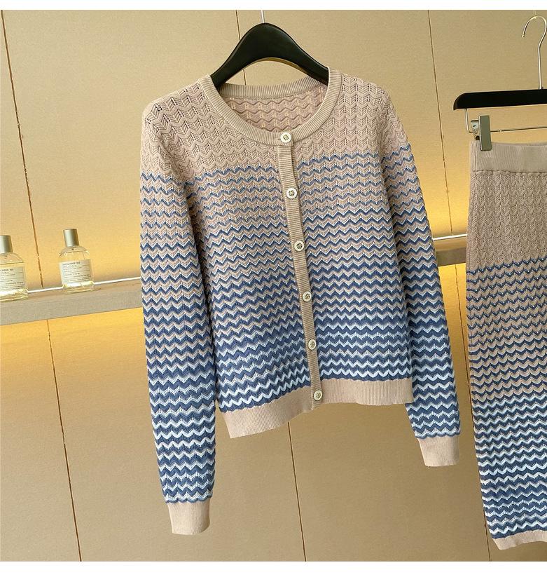 Комплект кардигана и юбки градиентной вязки: Коллекция Осень/Зима 2025