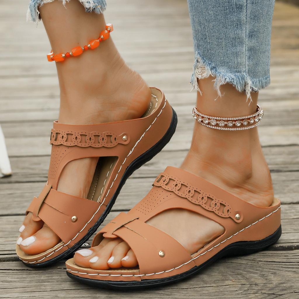 20252025 Spring and Summer New Open-toed Wedge Heel Large Size Foreign Trade One-character Hollow Beach Women's Cool Slippers