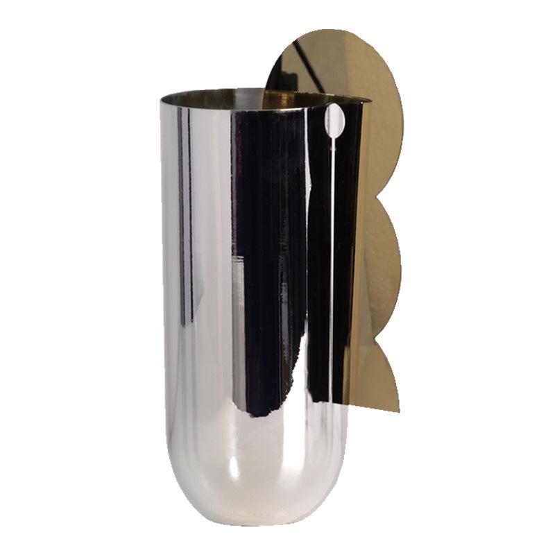 Простая современная геометрическая металлическая ваза для гостиной, высококачественный художественный дизайн, цветочный контейнер, модель комнаты, мягкие украшения, украшения