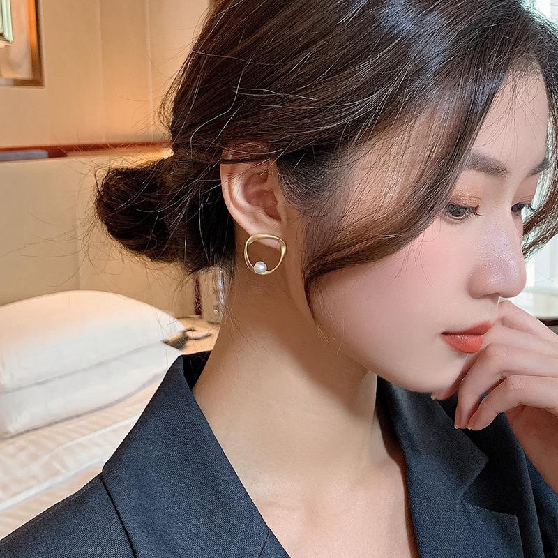 Нерегулярные искусственные жемчужины серьги-гвоздики женские винтажные украшения милые маленькие серьги для женщин ювелирные изделия ARI