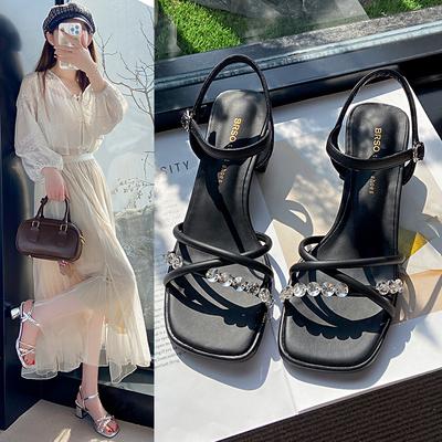 Однословная пряжка с сандалиями женские летние новые стразы темперамент фея с юбкой толстый каблук вечерние серебряные туфли