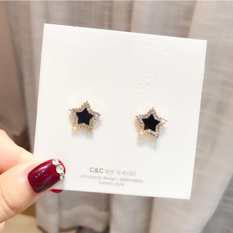 Серебряные серьги-гвоздики Lucky Clover S925: Классический простой дизайн с акцентами в виде бриллиантовой звезды, квадрата, сердца и бабочек