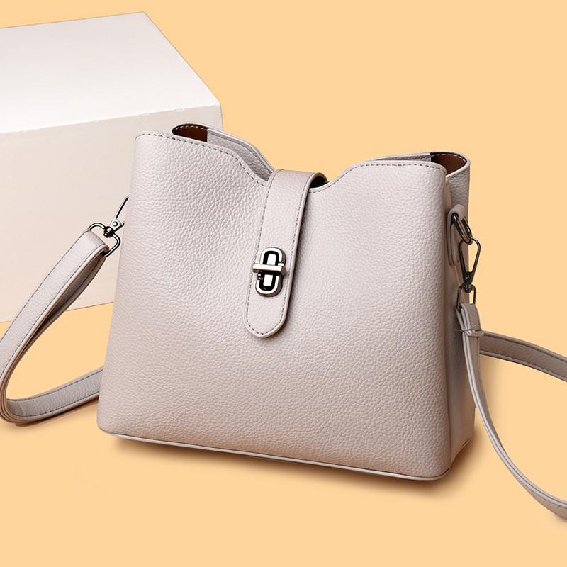 One shoulder messenger bag women's 2026 new fashion simple bucket bag casual versatile multi-layer portable mother bag