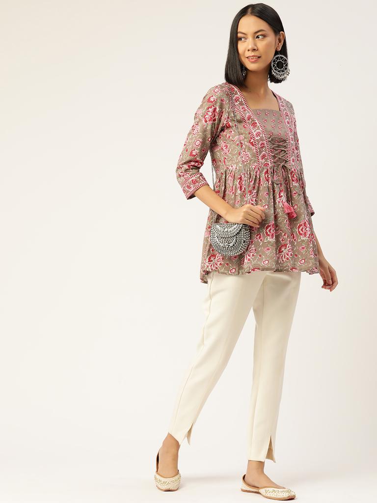 Женский коричневый топ с цветочным принтом