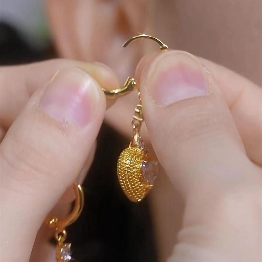 Модные блестящие серьги-подвески в форме сердца золотого цвета со стразами для женщин и девочек, легкие роскошные элегантные серьги для повседневного использования, серьги для вечеринок, ювелирные изделия в подарок