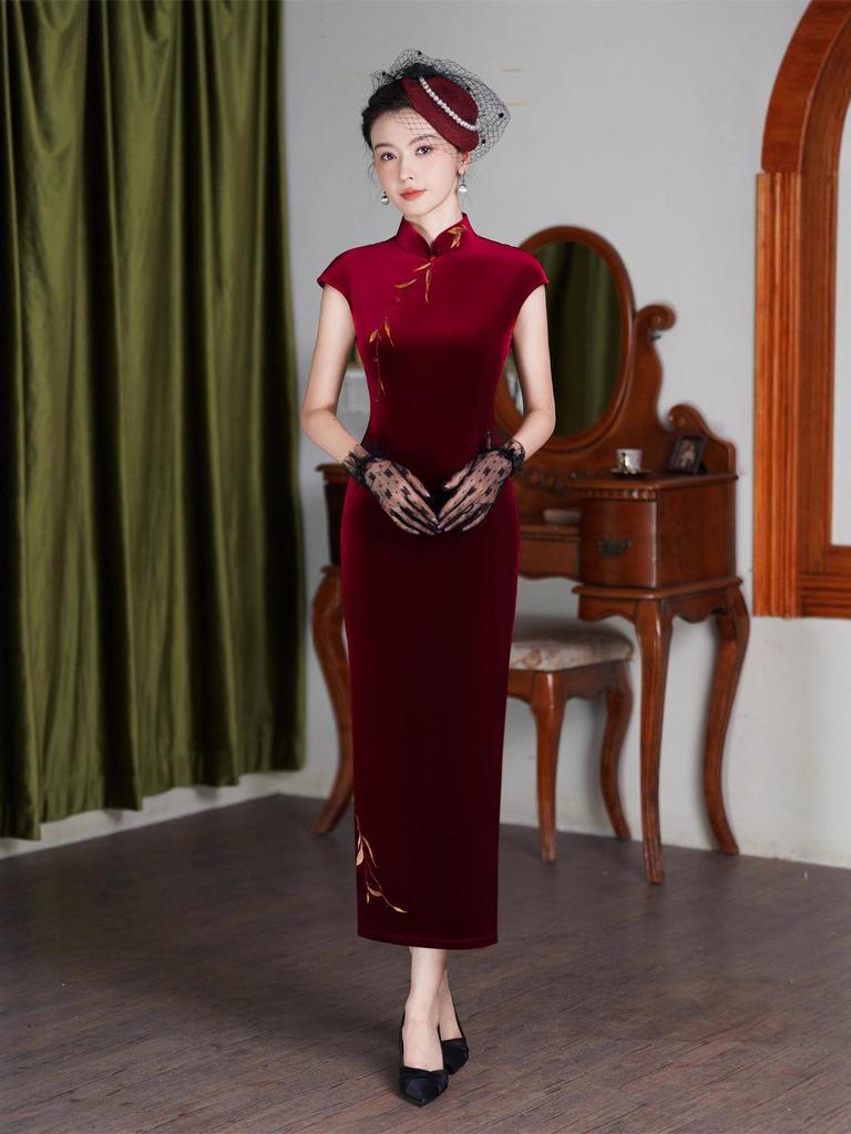 Retro Black Velvet Embroidered Sleeveless Cheongsam - Autumn 2025, Stretch Long Style
