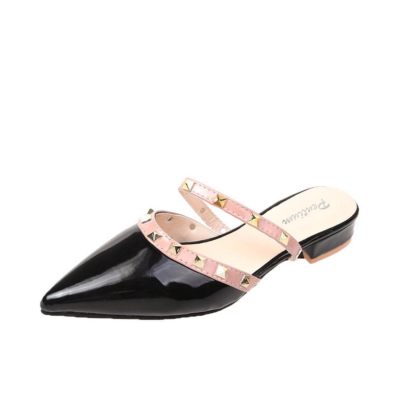 Модные туфли-мюли с заклепками, женская уличная обувь, весна 2025, новые универсальные туфли на низком каблуке с острым носком и толстым каблуком, крутые летние шлепанцы