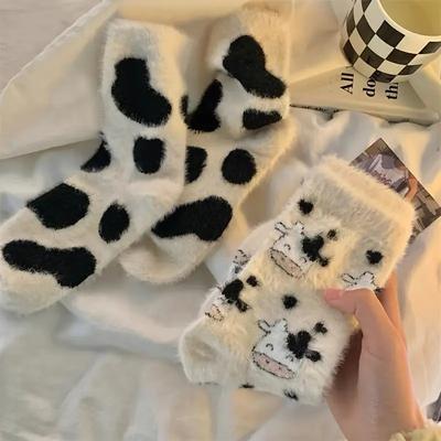 1 пара женских плюшевых носков средней длины Kawaii из молочного скота, утолщенные, из норковой шерсти, милые, мягкие, теплые, домашние женские носки-тапочки