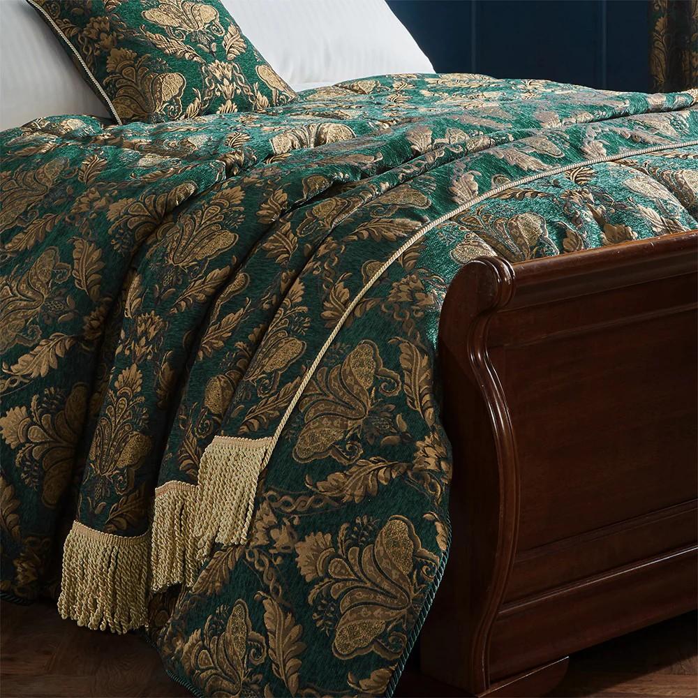 Paoletti Shiraz Traditional Jacquard Throw
