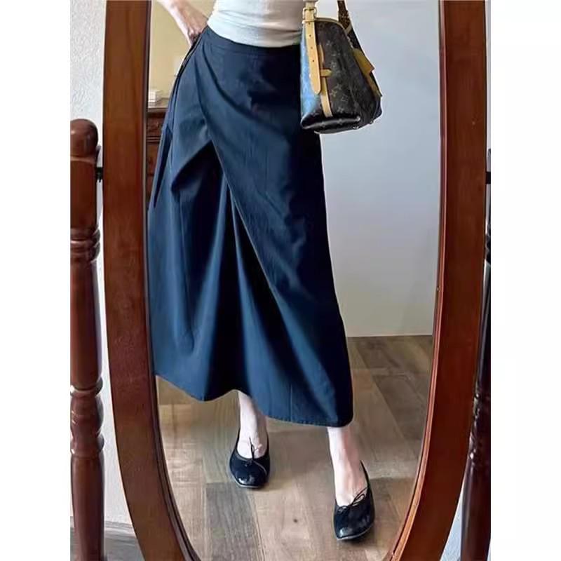 Юбка трапециевидной формы с высокой талией темного цвета для женщин — облегающая и средней длины