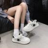 Повседневная спортивная обувь на доске женская осенняя новая универсальная толстая подошва увеличивающая рост мягкая подошва кожаный верх нишевая студенческая спортивная и досуговая обувь