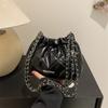 Новая женская сумка-ведро с бриллиантами 2024 года, модная универсальная сумка на плечо, популярная переносная сумка-мессенджер для женщин