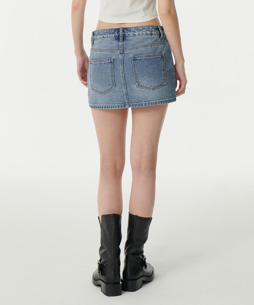 Musinsa Standard Woman Women'S Low-Rise Denim Mini Scotts [Light Indigo]